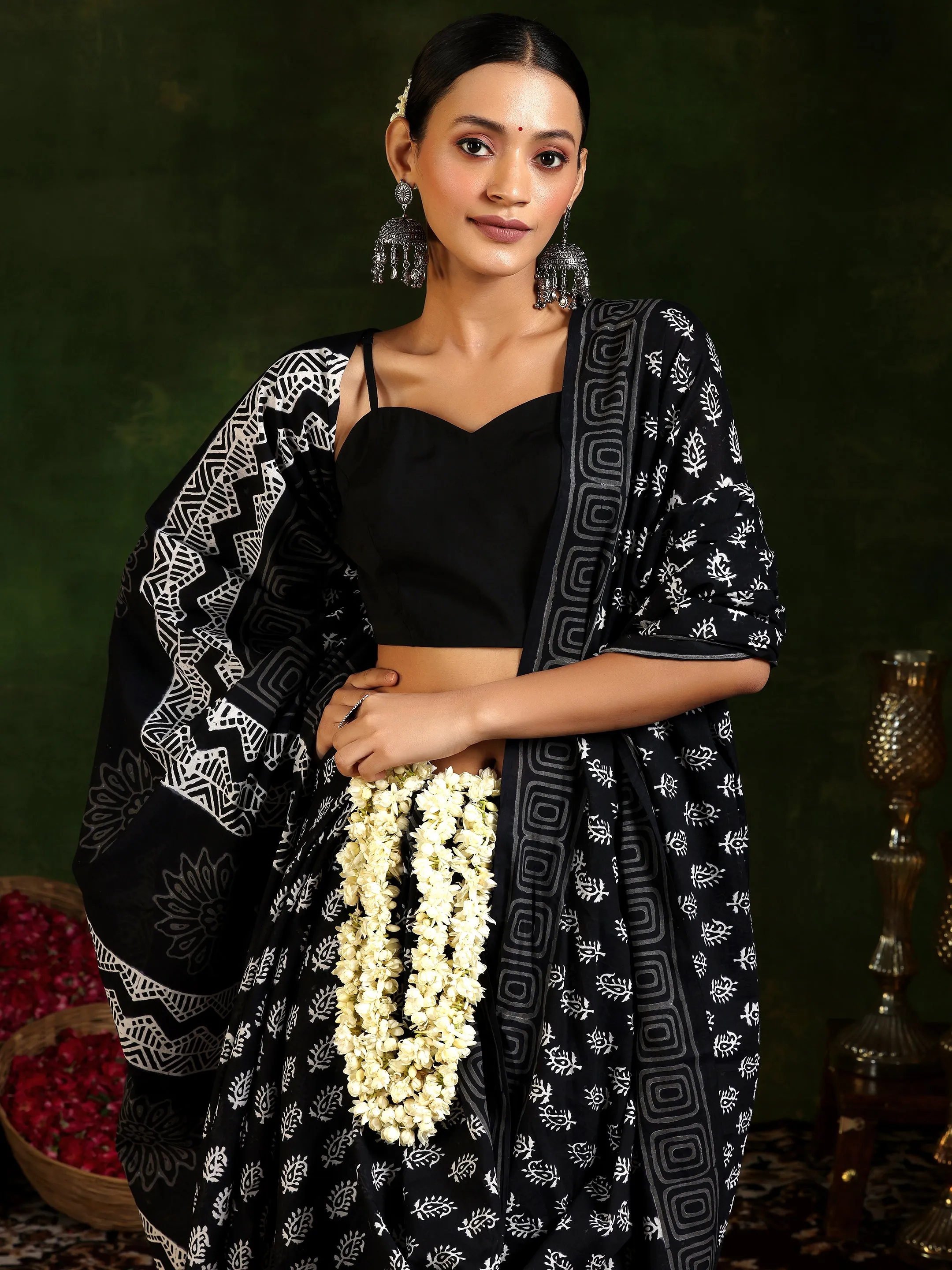 Black Printed Cotton Saree With Unstitched Blouse Piece