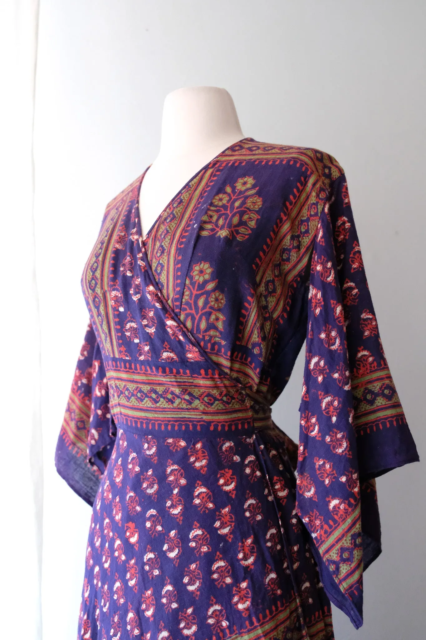 Coolest 1970's Floral Printed Made in India Wrap Dress/ Sz M