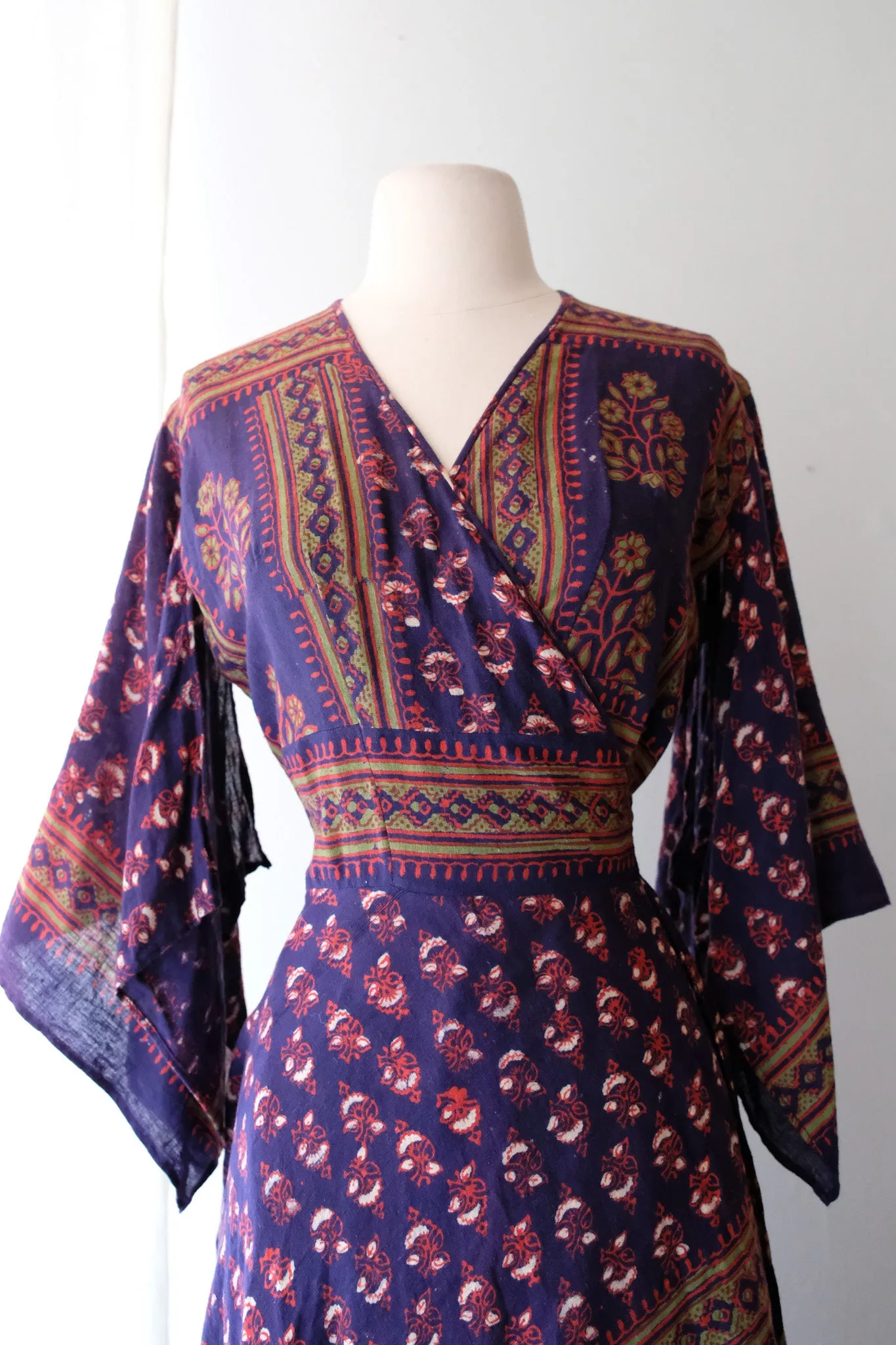 Coolest 1970's Floral Printed Made in India Wrap Dress/ Sz M