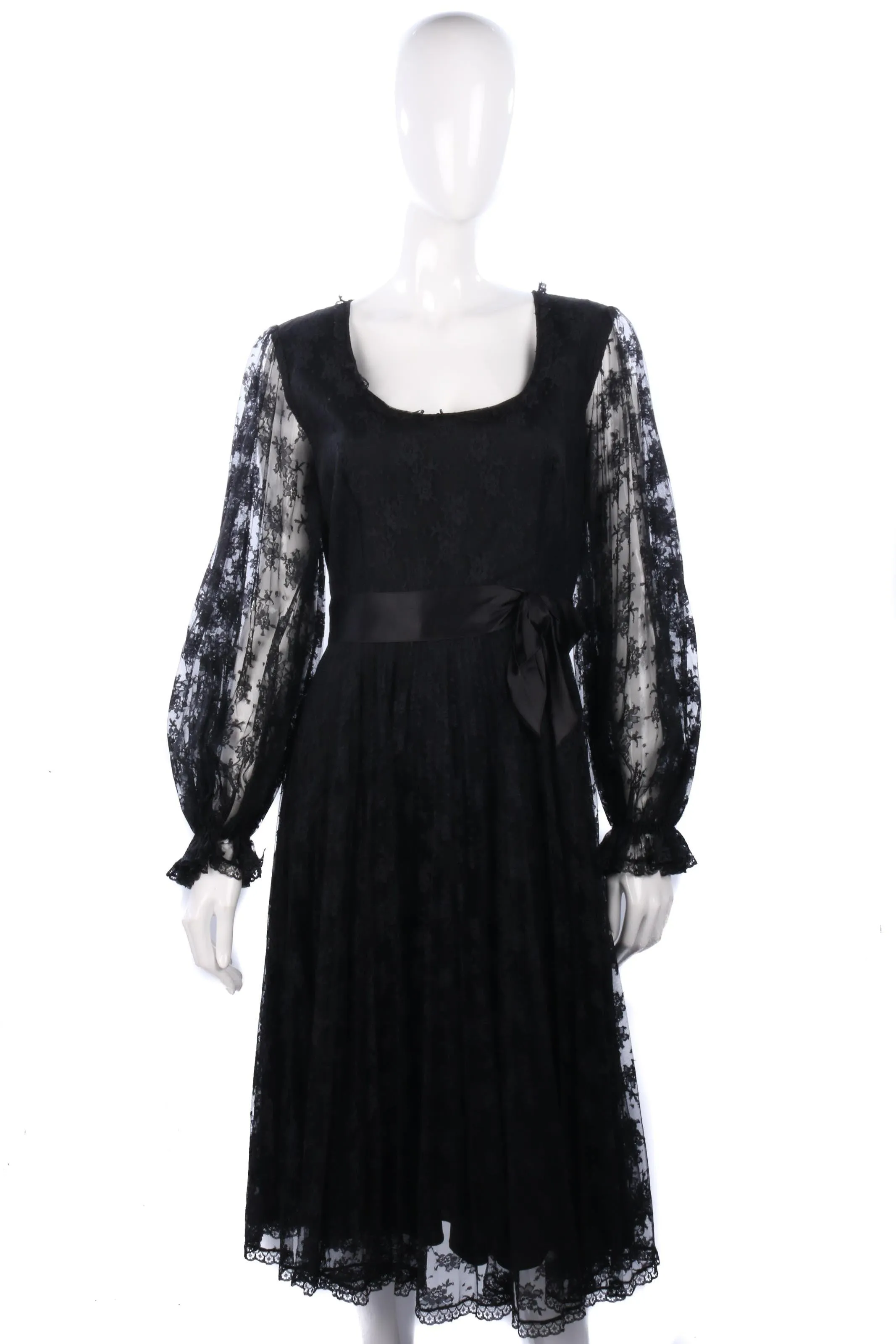 Fantastic vintage lace Jean Allen black dress. UK 12/14