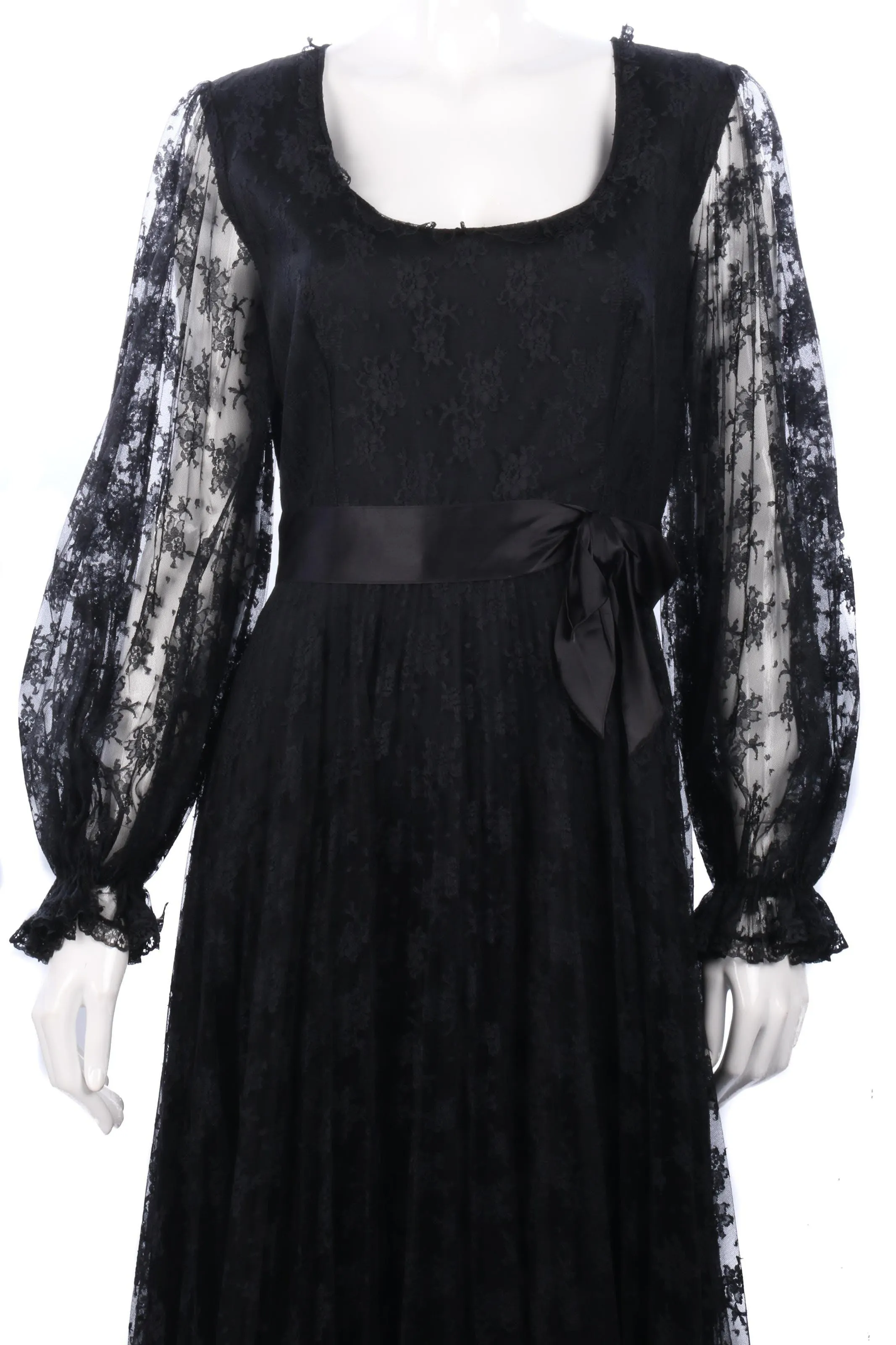 Fantastic vintage lace Jean Allen black dress. UK 12/14