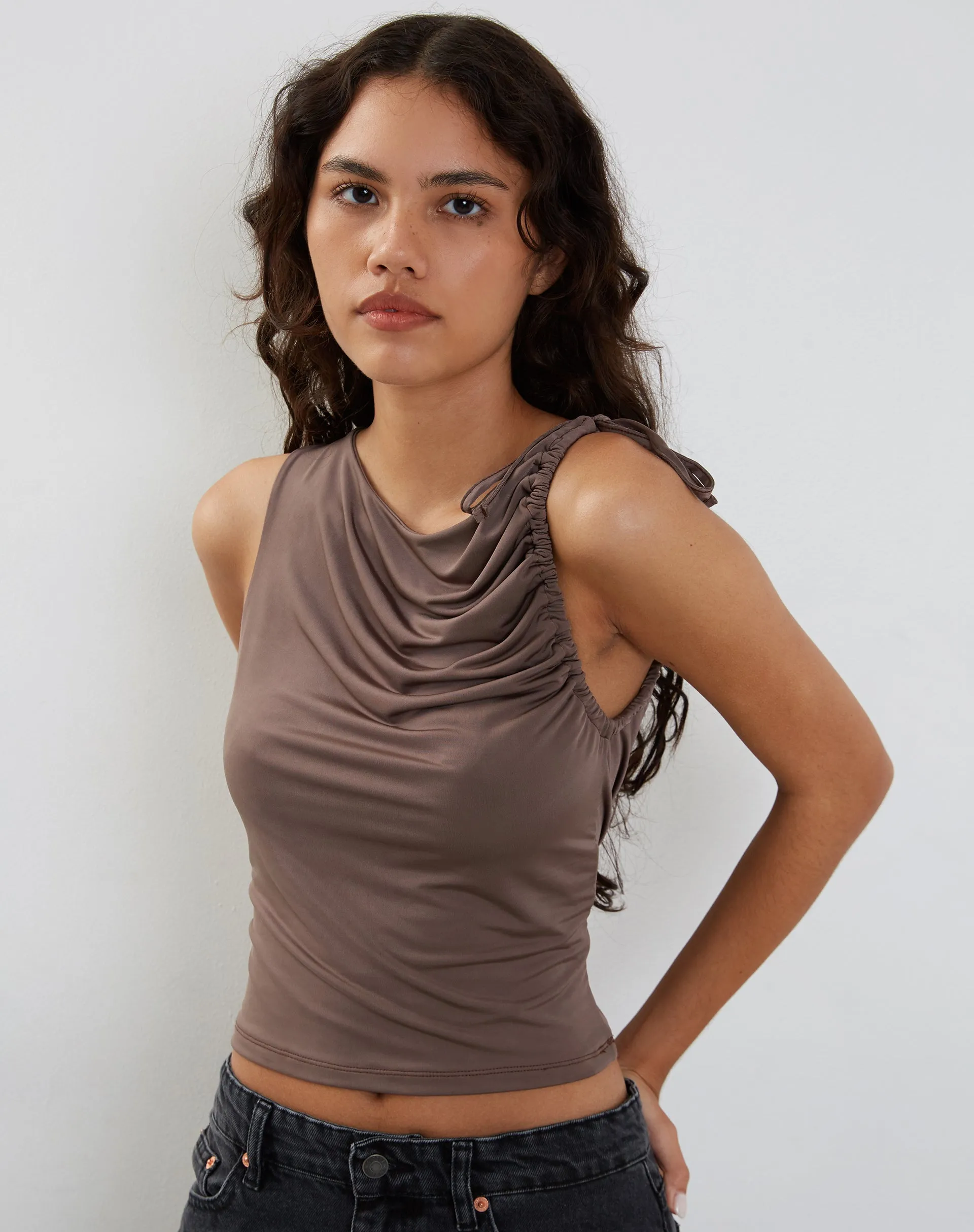 Hagne Vest Top in Mocca