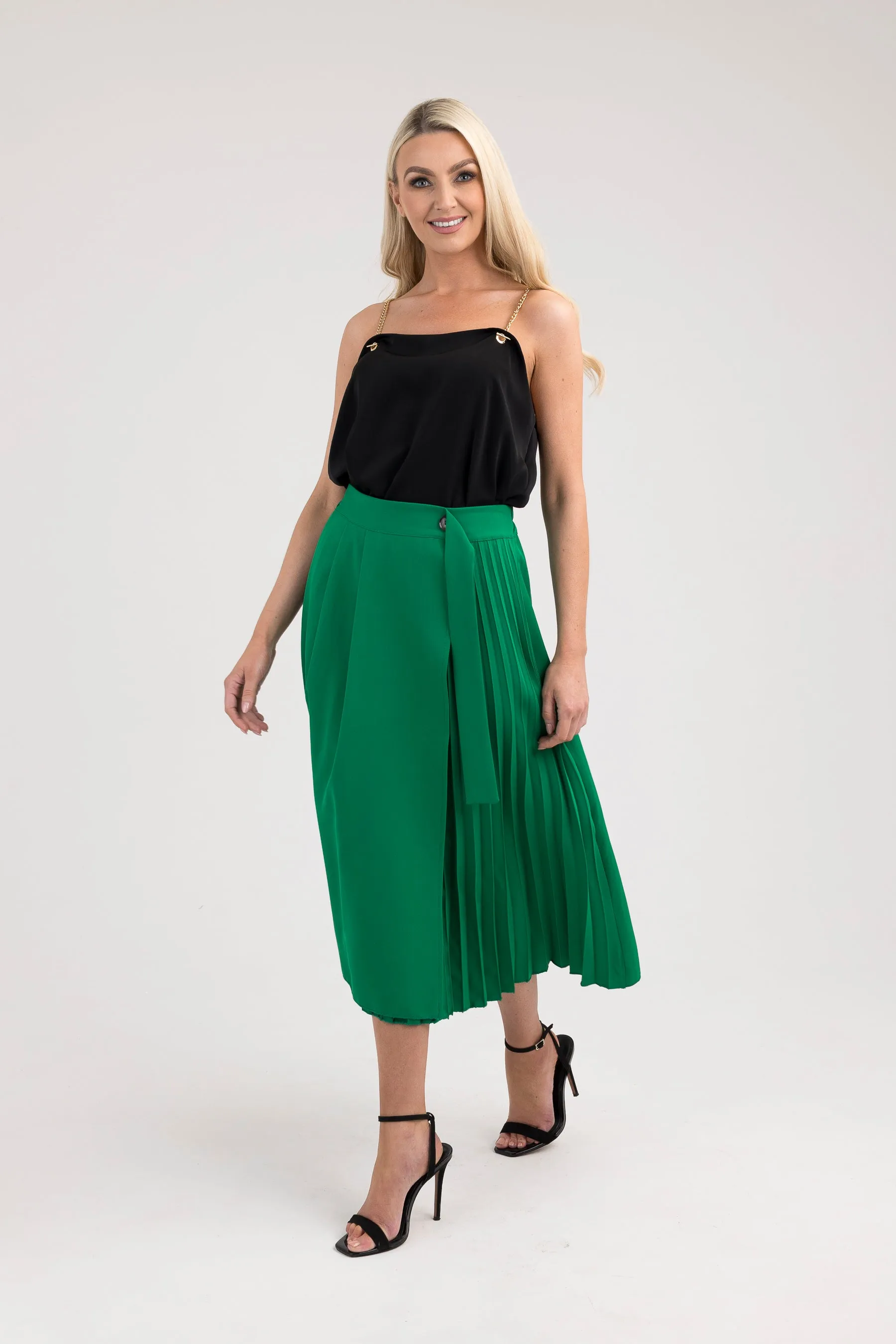 Izzy pleated skirt