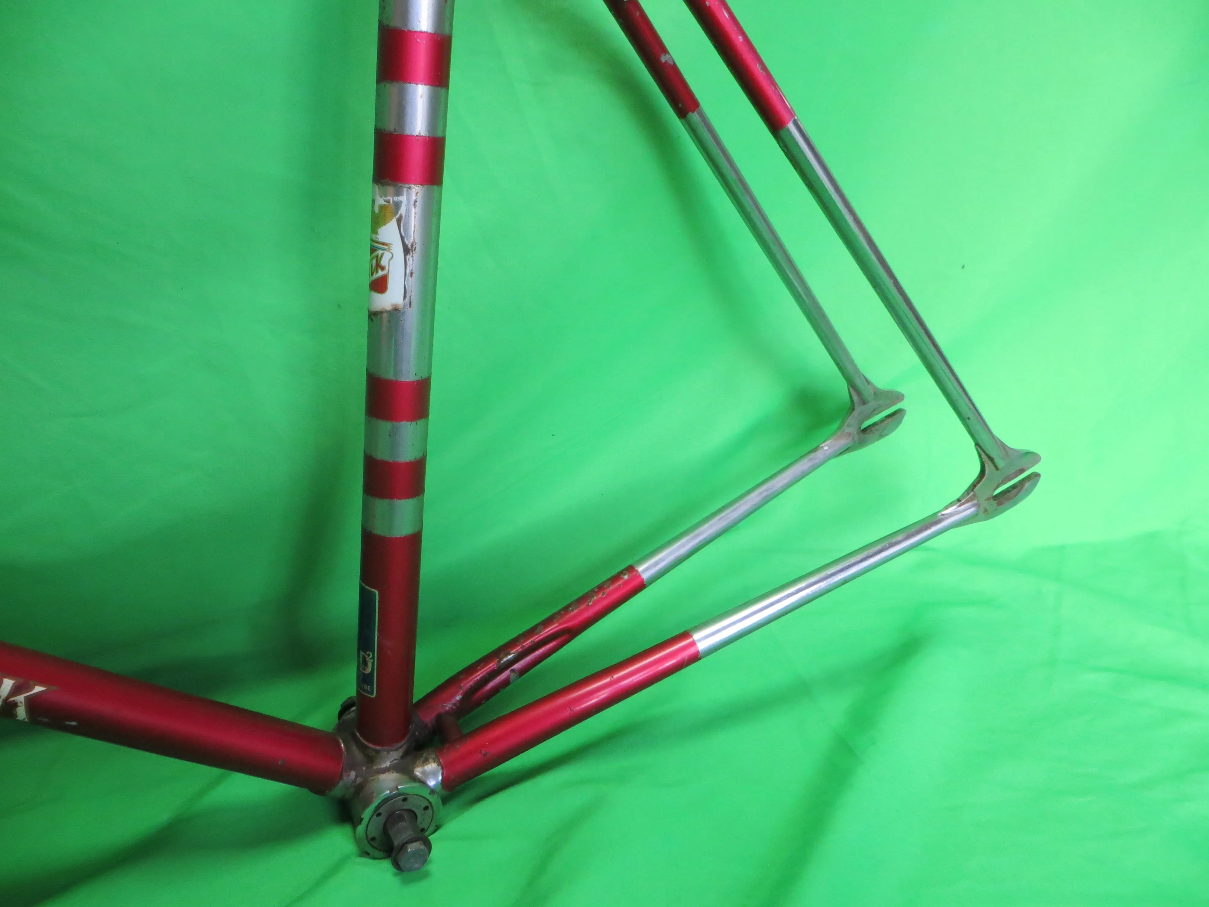 Super Rare! Vintage 1973 Katakura Silk // Candy Red/ Chrome Plated  // 51cm