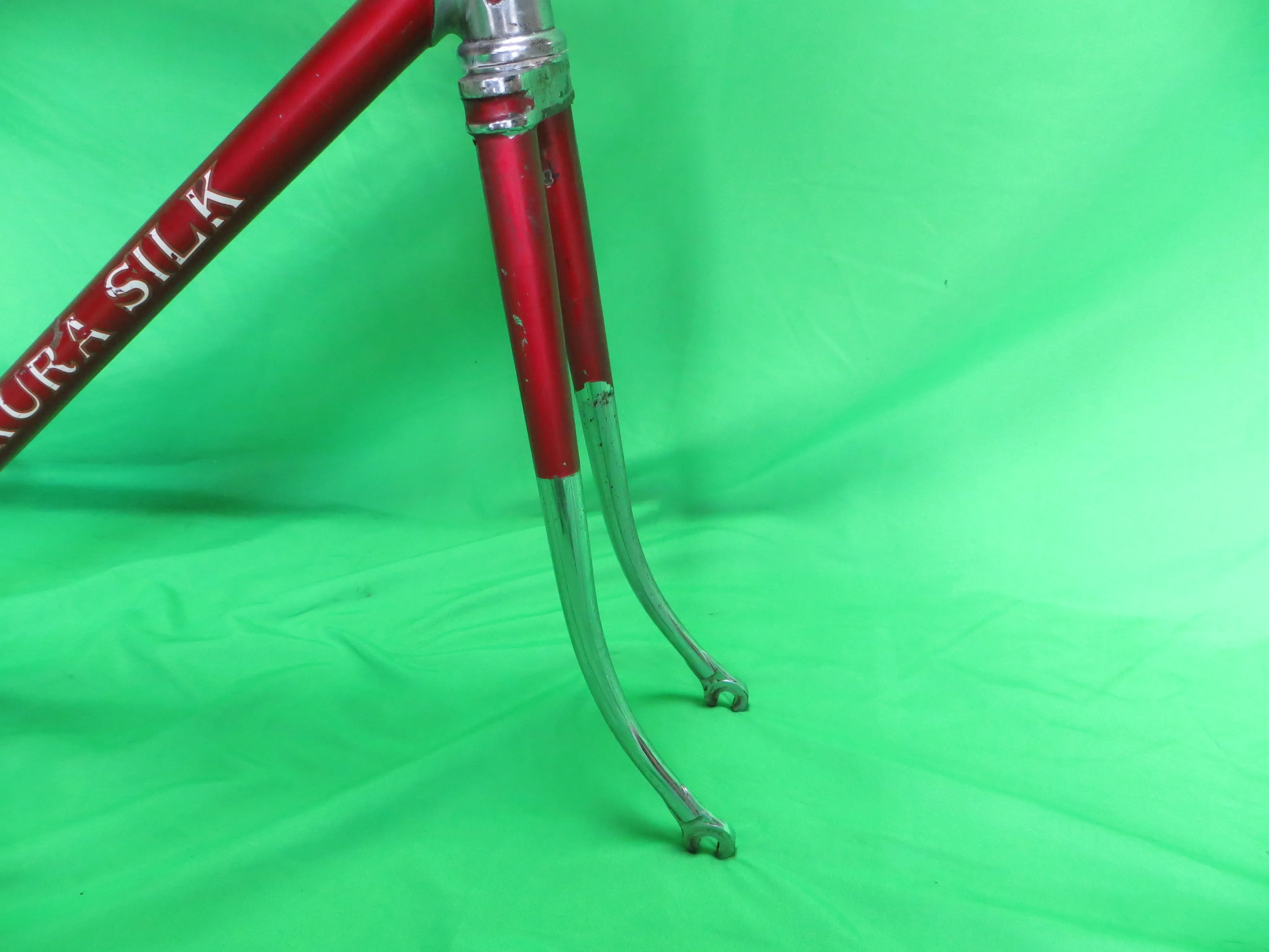 Super Rare! Vintage 1973 Katakura Silk // Candy Red/ Chrome Plated  // 51cm