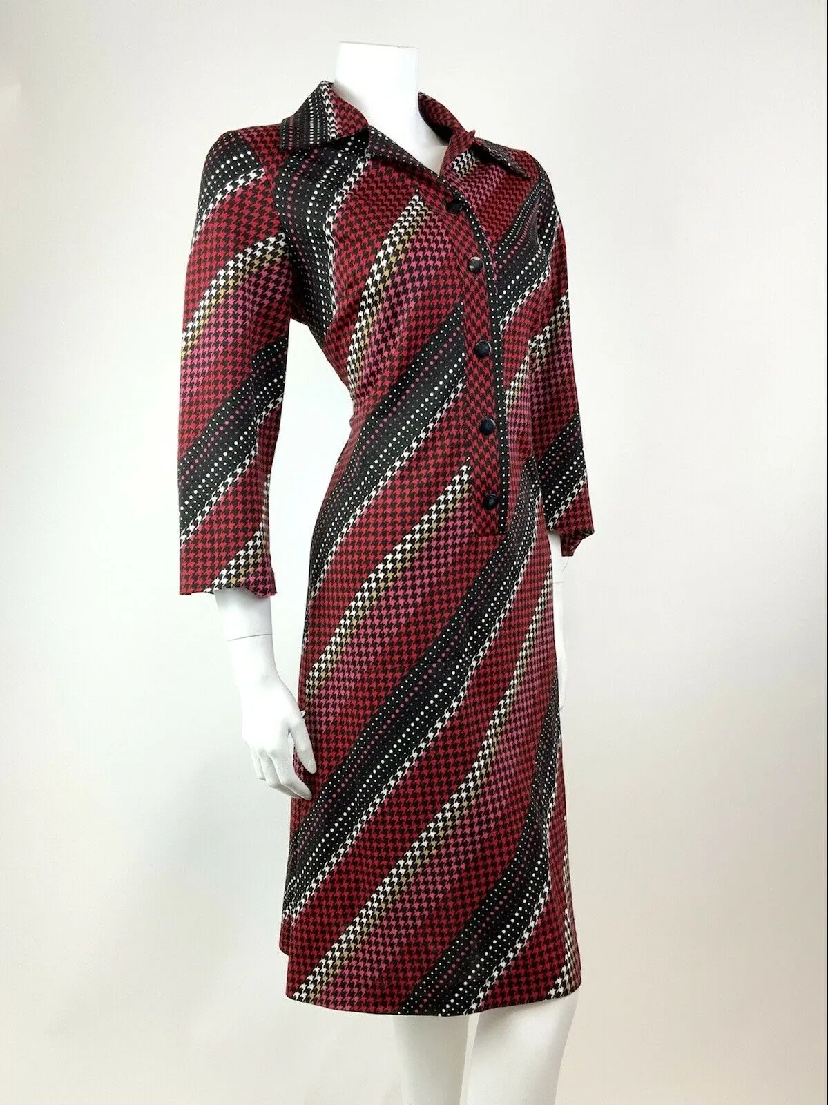 VINTAGE 60s 70s BLACK RED PINK WHITE GEOMETRIC HOUNDSTOOTH DAGGER SHIRT 14 16