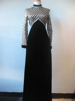 Women's 70s Dress Black Velvet Silver Sparkle Dot Empire Long Vintage Extra Small to Small VFG